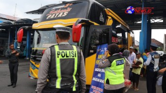 Sukseskan WWF 2024, Personel Gabungan Polres Lumajang Patroli KRYD di Terminal Minak Koncar