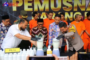 Polresta Malang Kota Bersama Forkopimda Musnahkan Barang Bukti Berbagai Jenis Narkoba