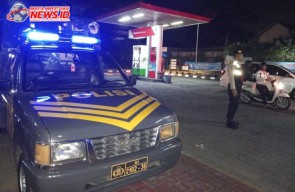 Polsek Mengwi Laksanakan Blue Light Patrol Sambangi SPBU Kapal