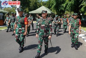 Panglima TNI Jenderal TNI Agus Subiyanto Kunjungi Makodam IX/Udayana