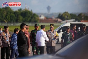 Dampingi Kapolri dan Panglima TNI, Kapolda Bali Sambut Kedatangan Presiden RI