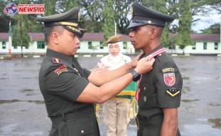206 Mantan Siswa Diktukba TNI AD Resmi Menyandang Pangkat Sersan Dua