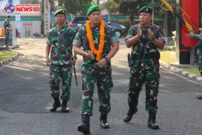 Danpussenif Kunjungi Yonif Raider 900/SBW Didampingi Danrem 163/Wira Satya 