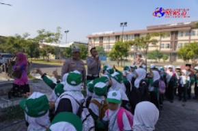 Polresta Sidoarjo Edukasi Tertib Berlalu-lintas Kepada Pelajar