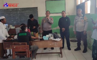 Polsek Prajekan Bersama Sidokkes Polres Bondowoso Adakan Khitanan Gratis Dalam Memperingati Hari Bhayangkara ke-78 