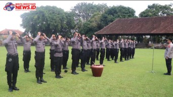 Polresta Denpasar Gelar Upacara Pembaretan Bintara Remaja Lulusan Tahun 2024