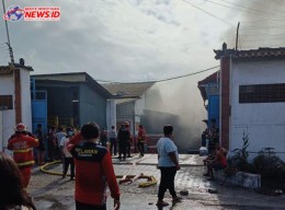 18 Korban Kebakaran Gudang Gas Dilarikan ke Rumah Sakit