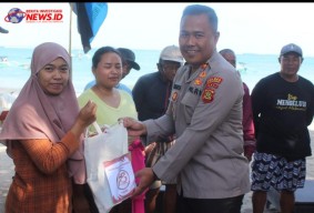 Jelang Hari Bhayangkara ke 78, Polres Bandara Ngurah Rai Berbagi Sembako kepada Masyarakat 