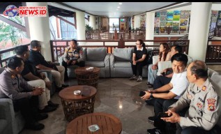 Jalin Sinergitas Jelang Pilkada, Polsek Densel Gelar Jumat Curhat Bersama PPK Denpasar Selatan