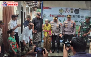 Kapolres Gianyar Resmikan Bantuan Bedah Rumah Kepada Ni Nengah Gantir