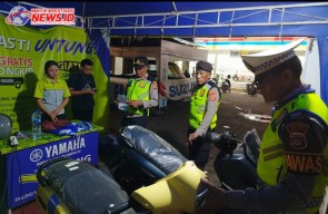 Sambangi Stan Dealer Yamaha, Patroli Biru Polsek Abiansemal Sampaikan Imbauan