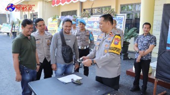 Sipropam Polres Nganjuk Gelar Pemeriksaan Berkala Senjata Api Laras Pendek Organik dan Amunisi