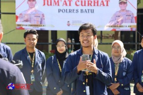 Kelompok KKN Mahasiswa IPB Apresiasi Polres Batu Atas Program Jumat Curhat Door to Door