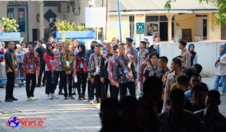 Momen Ortu Catar Akpol ke Udinus Semarang : Lihat Saja Sudah Senang