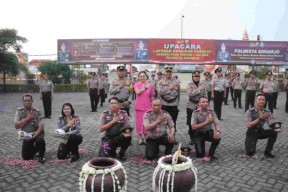 53 Anggota Polresta Sidoarjo Dapat Kado Kenaikan Pangkat di Hari Bhayangkara Ke-78