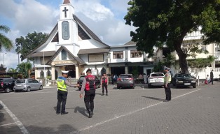 Pengamanan Ibadah, Polres Bandara Bersinergi dengan Petugas Internal Gereja   