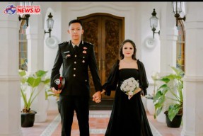 Sepasang Kekasih Melepaskan Masa Lajangnya Bermuara di Pelaminan Pengantin