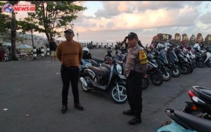 Beri Aman dan Nyaman Masyarakat Laksanakan Ritual Banyu Pinaruh