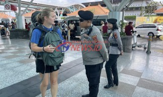 Pam Obvit Polres Bandara Berikan Pelayanan Prima kepada Pengguna Jasa Bandara