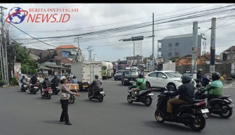 Antisipasi Kepadatan Arus Lalin Siang Hari, Personil Unit Lantas Polsek Denbar Laksanakan Gatur