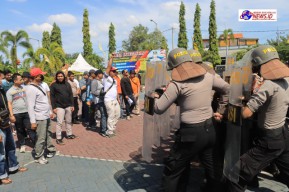 Ratusan Personel Polres Probolinggo Simulasikan Pengamanan Pilkada 2024