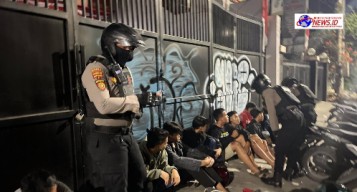 Patroli Kota Presisi Polres Pelabuhan Tanjung Perak Amankan 12 Pemuda Saat Aksi Balap Liar di Kedung Cowek