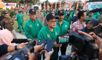 Berangkatkan Kontingen Jatim Berlaga di PON XXI Pj Gubernur dan Kapolda Jatim Beri Motivasi Atlet