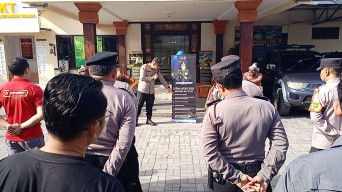 Apel Pagi Jam Pimpinan: Kapolsek Dentim Tegaskan Arahan Commander Wish Kapolda Bali