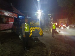 Blue Light Patrol Polsek Abiansemal Atensi Jalur Utama