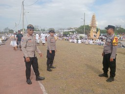 Polsek Dentim Pastikan Keamanan dan Kelancaran Upacara Nganyut 