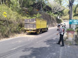 Tilang, Tindakan Tegas dan Terukur bagi Truk yang Melanggar