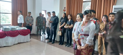 Polres Gianyar Laksanakan Pengamanan Pelantikan Anggota DPRD Kabupaten Gianyar