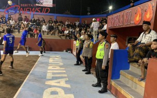 Polsek Abiansemal Beri Pengamanan pada Semi Final Turnamen Bola Voli 