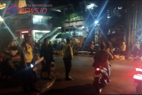 Beri Rasa Aman Kepada Masyarakat, Patroli Biru Polsek Abiansemal Sambangi Pasar Pagi