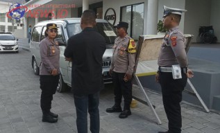 Jamin Keamanan, Kapolsek Denbar Atensi Giat Kebaktian Minggu di GMS Bali