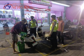 Unit Samapta Polsek Abiansemal Sambangi Clandys Mart, Sampaikan Pesan Kamtibmas