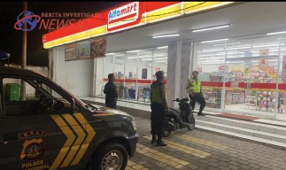 Cegah Aksi Kejahatan Pada Toko Modern, Patroli Biru Polsek Abiansemal Sambangi Alfamart