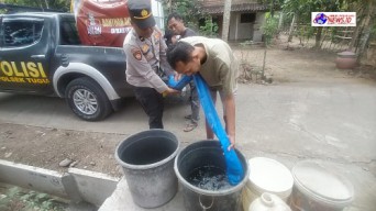 Tak Pernah Lelah, Polres Trenggalek Gencarkan Patroli Genthong di Musim Kemarau