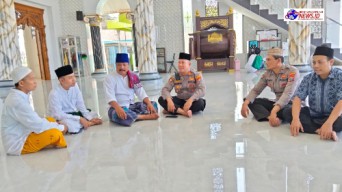 Polresta Banyuwangi Gelar Safari di Jumat Curhat Upaya Cooling System Jelang Pilkada 2024