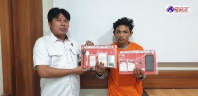 Satresnarkoba Polres Pelabuhan Tanjung Perak Ungkap Peredaran Narkotika Jenis Shabu dan Pil Ekstasi.