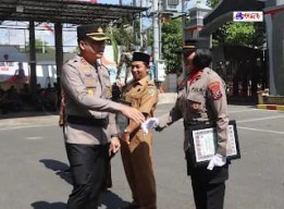 Upacara HKN, Kapolsek Karangrejo Raih Penghargaan Dari Kapolres Tulungagung