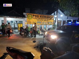 Polisi Bersama Tim SAR Berhasil Temukan Korban Yang Menceburkan Diri di Sungai Brantas