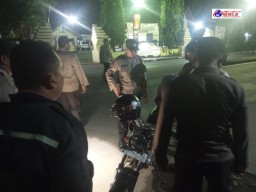 Polres Nganjuk Terjunkan Puluhan Anggota KRYD Dalam Patroli Metode SREG di Wilayah Berbek