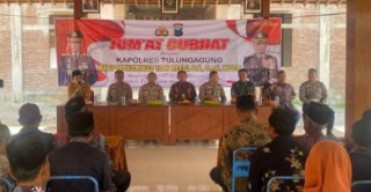 Polres Tulungagung Gelar Program Jumat Curhat di Desa Blendis Kecamatan Gondang