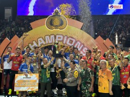 Tim Voli Putra Polda Jatim Juara Kapolri Cup 2024 usai Kalahkan Tim Polda Jabar di Laga Final