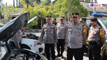 Polres Nganjuk Bersama Rolog Polda Jatim Lakukan Pengecekan Kesiapan Kendaraan Dinas dan Alat material khusus