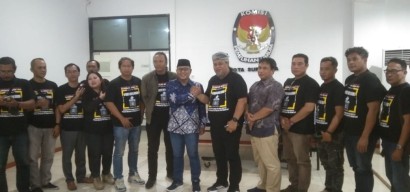 Konsolidasi MAKI Jatim di KPU Surabaya Terkait Kotak Kosong Pada Pemilu Serentak 2024
