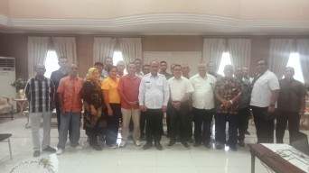 Pj Wali Kota Kupang Dengar Langsung Keluhan Masyarakat Melalui Forum Ngopi Bersama RT RW