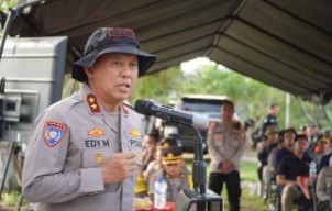 Dukung Ketahanan Pangan Nasional, Kakorbinmas Baharkam Polri Semai Padi di Kulonprogo