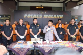 Polres Malang Berhasil Ungkap 16 Kasus Perjudian, Amankan 17 Tersangka